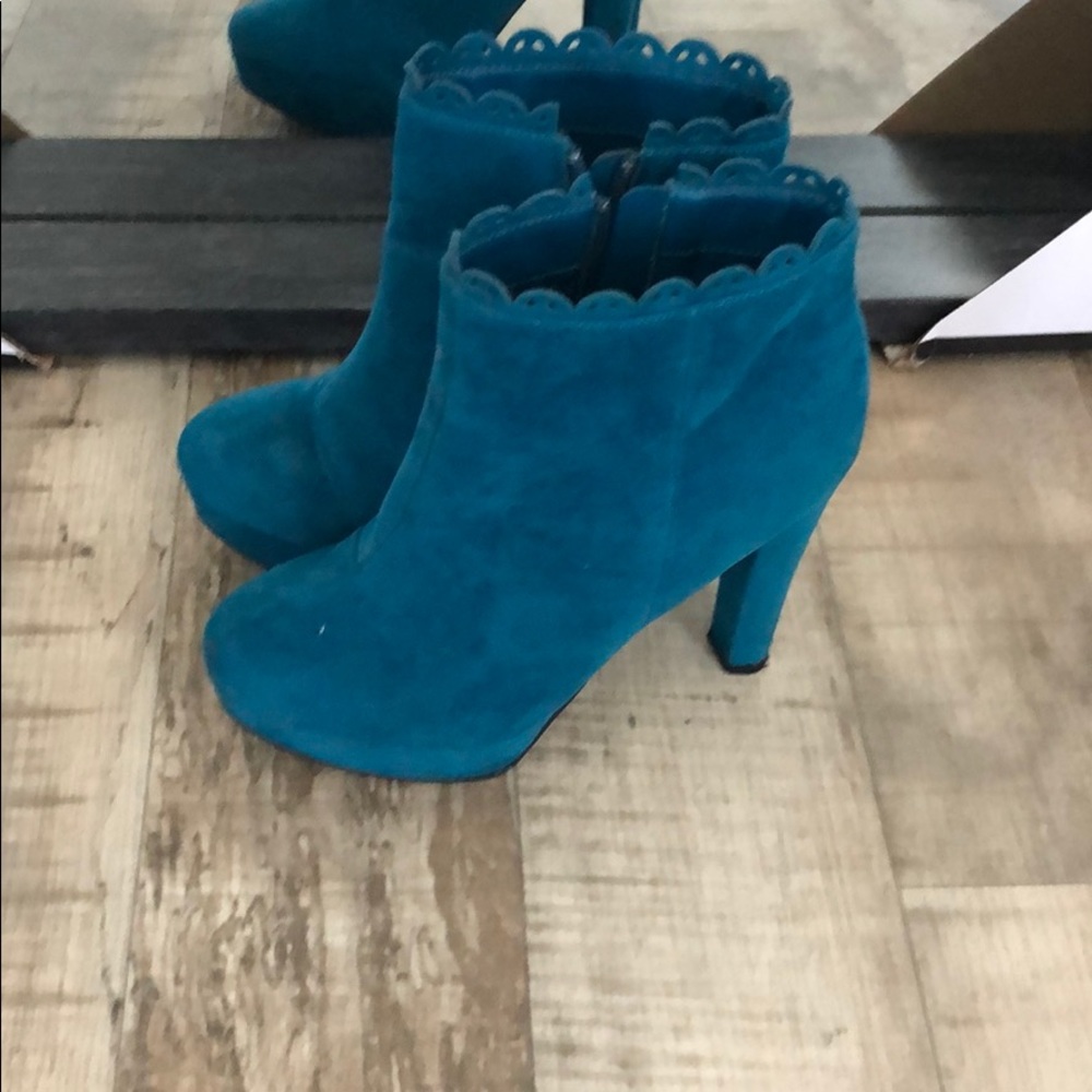 Chick Suede Teal Booties
